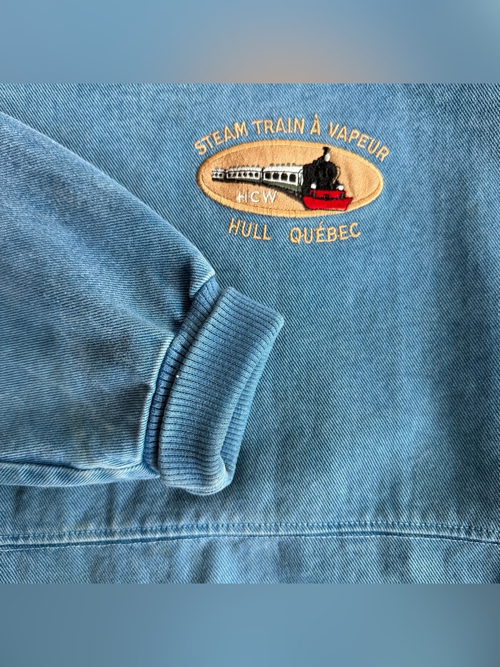 💀 SOLD 💀 Vintage 90s Blue Denim Steam Train Quebec Crewneck Pullover ~ Size L - Picture 6 of 9